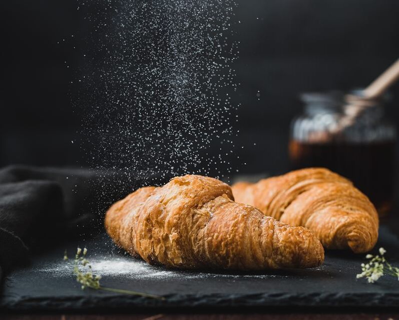It is necessary to exclude hot pastries from the diet of diabetics